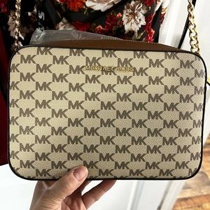 Michael kors purse